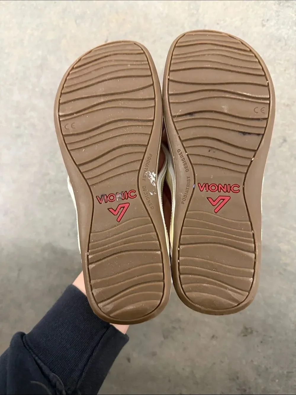 Vionic Women’s Beige and Pale Yellow Thong Sandals